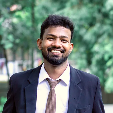 Portrait of Manimohan Thiriloganathan